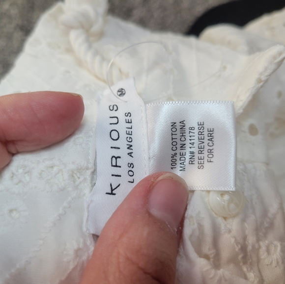 KIRIOUS boutique NWT Eyelet Top Blouse White Medium Crop - Picture 3 of 13
